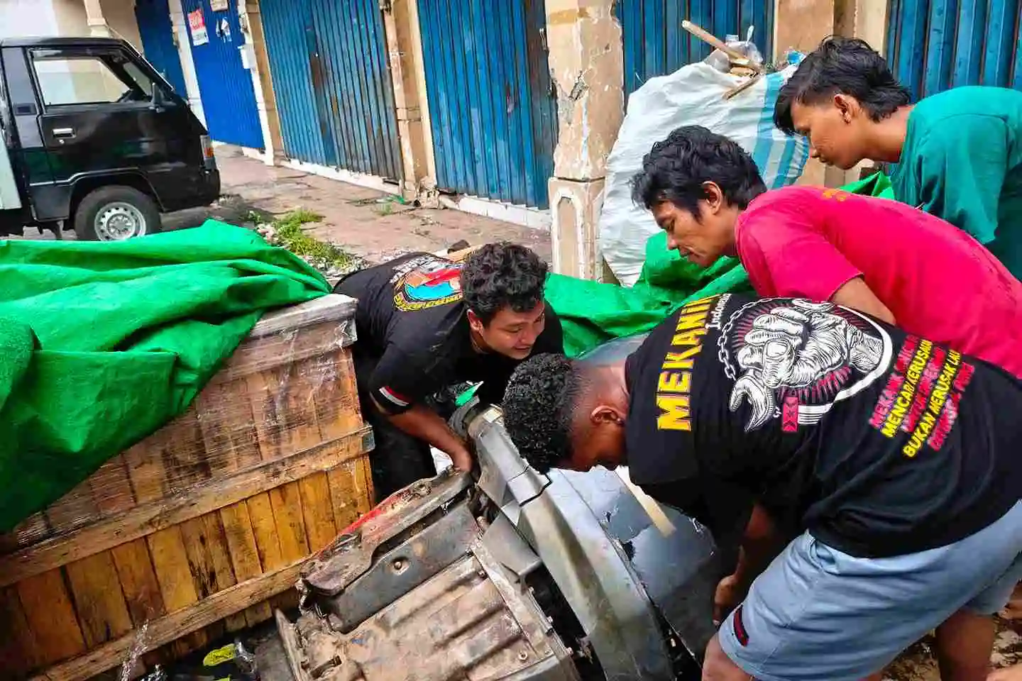Ekspedisi Laut vs Udara ke Palopo