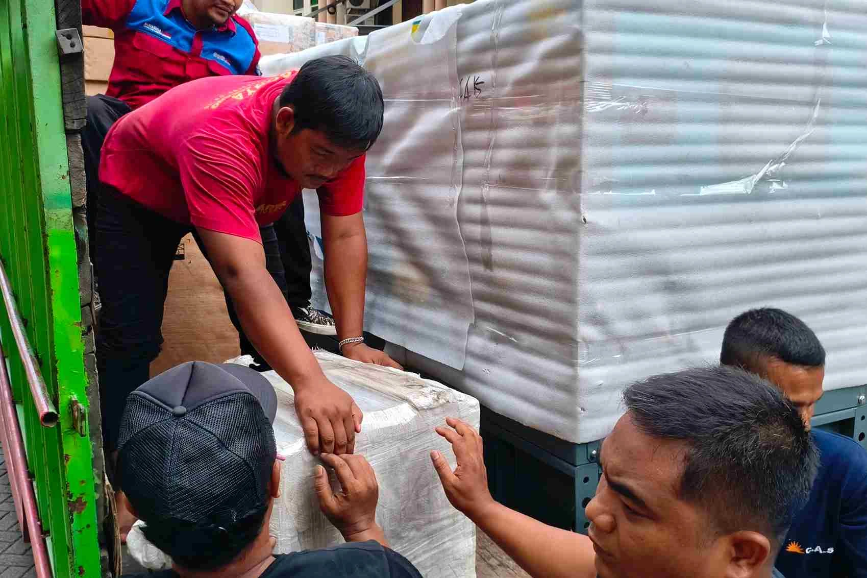 Ekspedisi Cepat vs Murah ke Palopo, Mana yang Lebih Aman & Menguntungkan? 9 Ekspedisi Cepat vs Murah ke Palopo