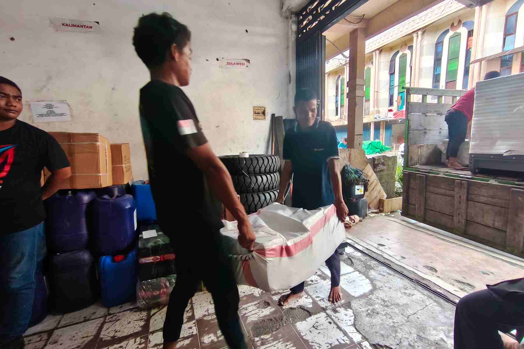 ongkir surabaya sinjai