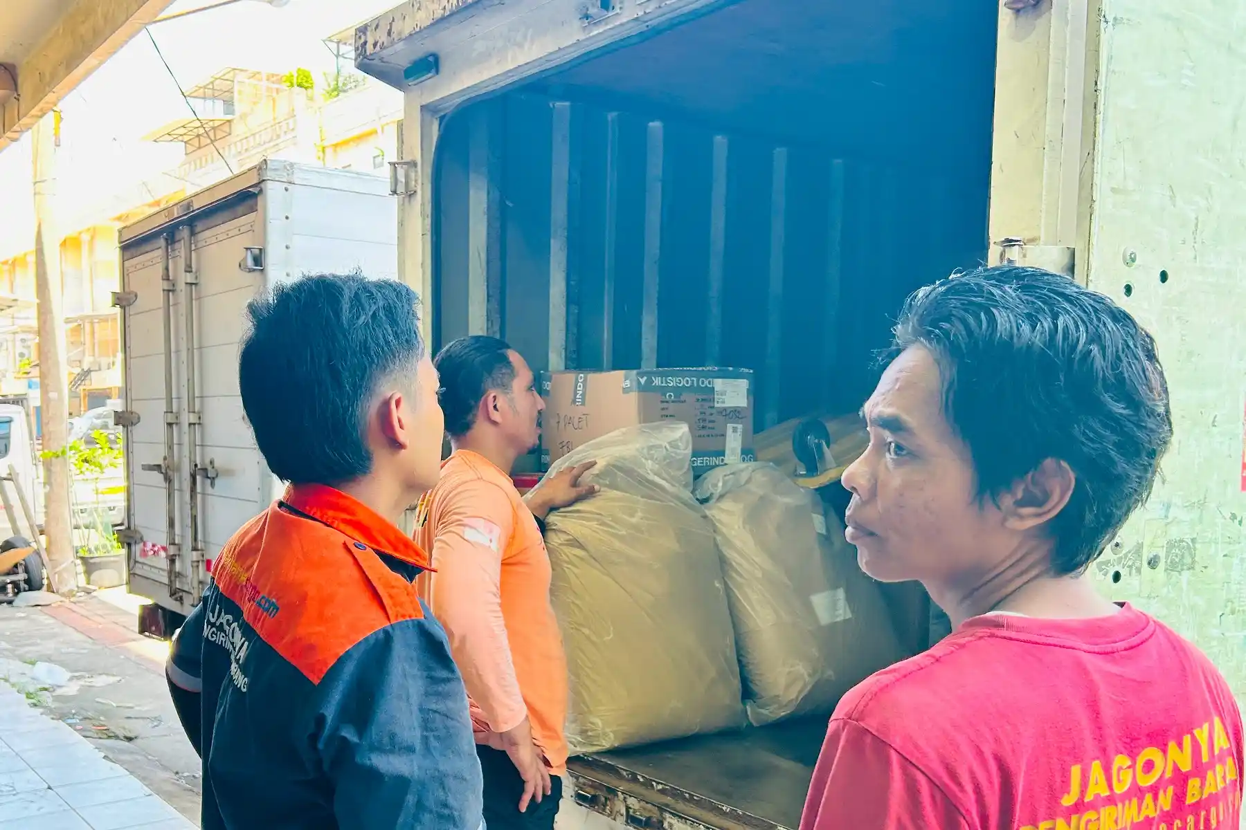 jasa kirim furniture profesional