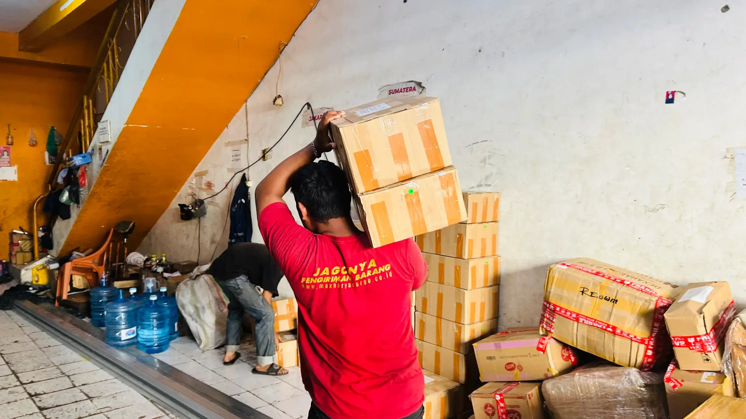 Cargo Murah Jalur Gorontalo: Tarif, Rute & Estimasi Pengiriman 9 Cargo Murah Jalur Gorontalo layanan ekspedisi laut dan door to door pengiriman barang antar pulau Indonesia Timur dengan tarif hemat dan aman