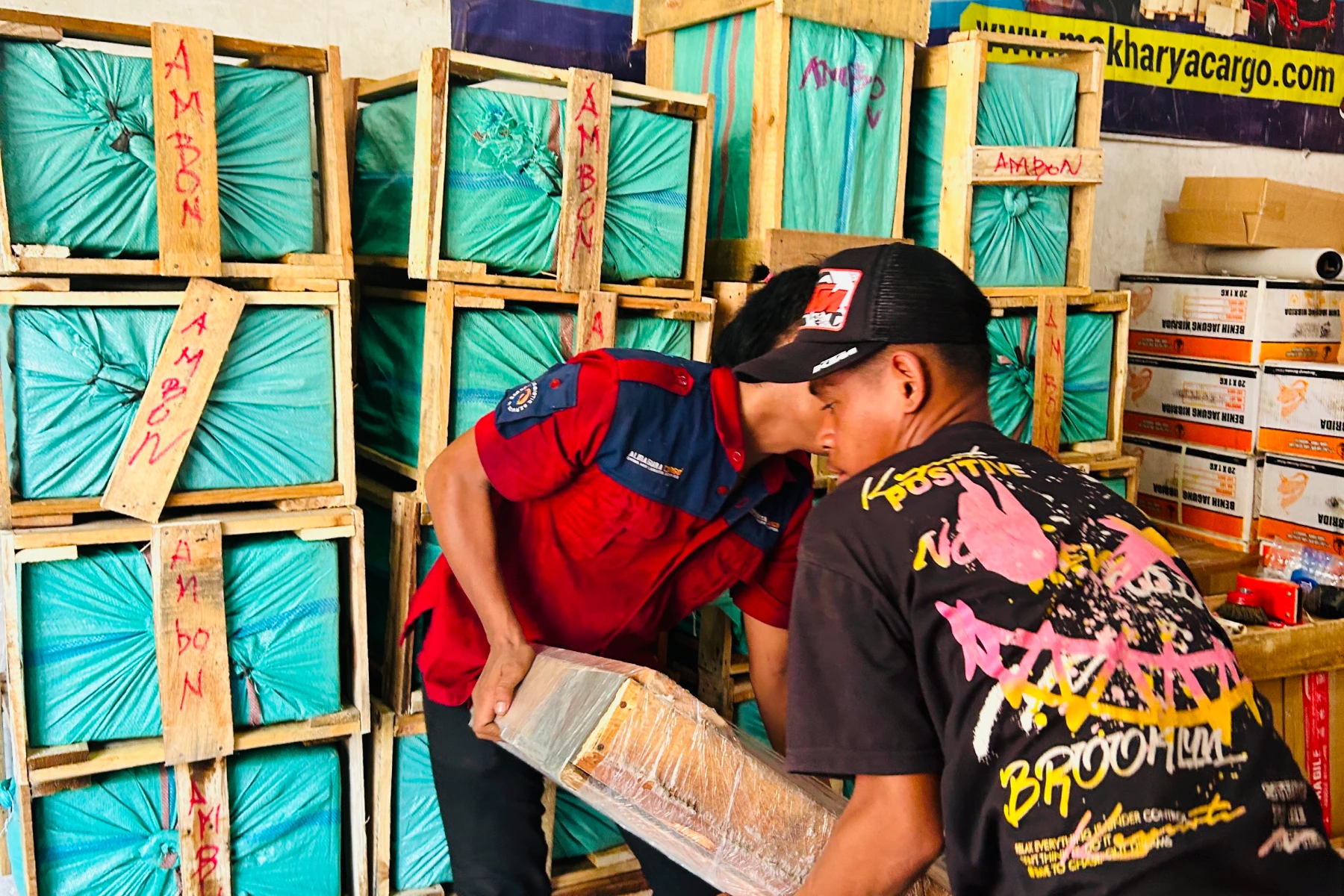 ekspedisi laut surabaya sigi menggunakan kapal cargo antar pulau