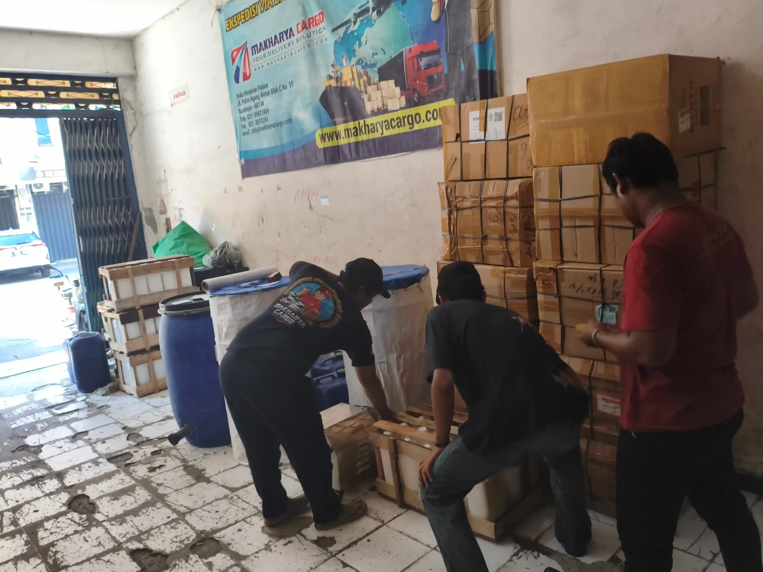 Cargo Proyek ke Gorontalo Murah untuk Alat Berat dan Material Industri 9 Ekspedisi Proyek Gorontalo dengan layanan door to door untuk pengiriman alat berat dan material konstruksi