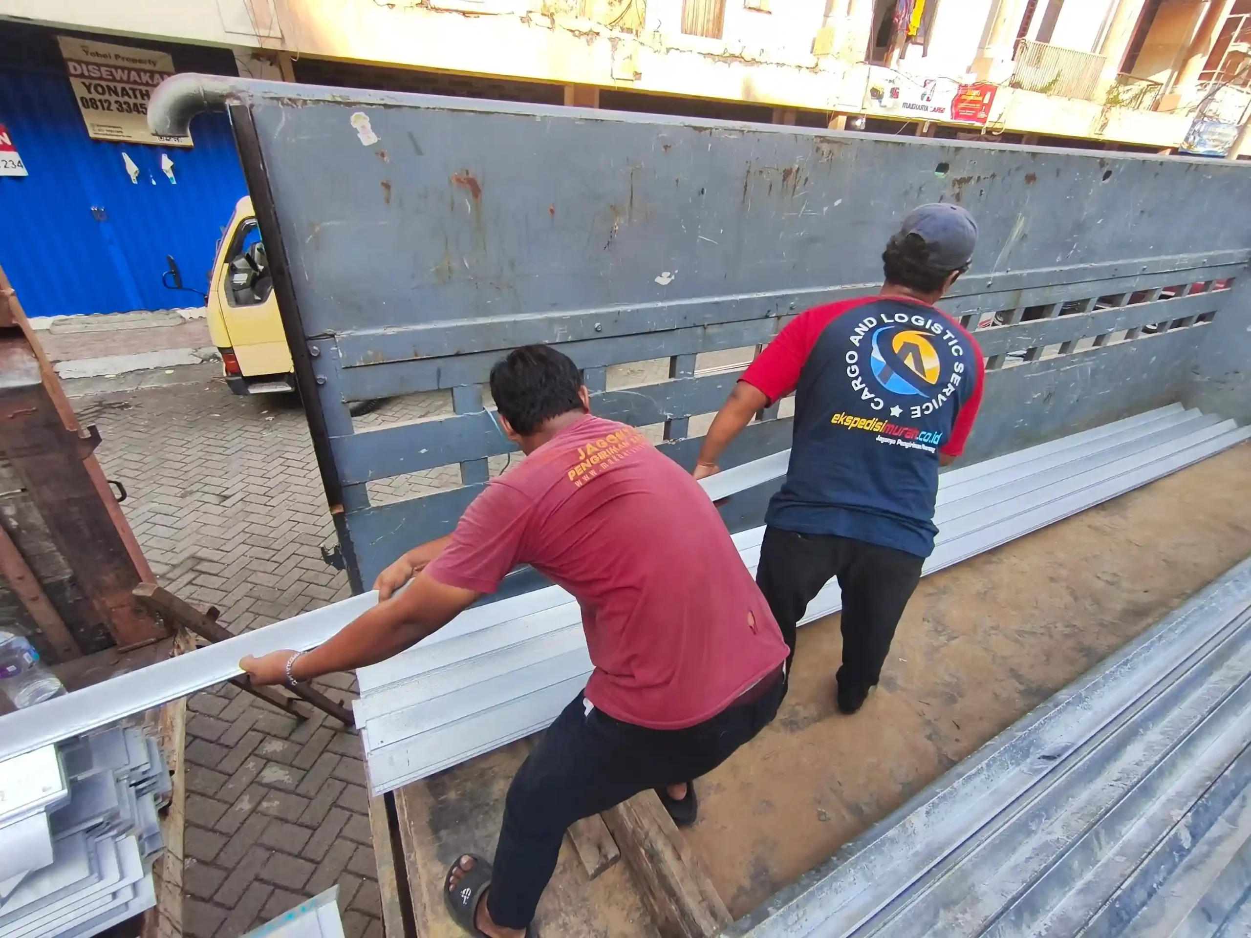 Cargo Alat Usaha Gorontalo Murah dan Aman untuk UMKM & Bisnis 9 Jasa cargo alat usaha Gorontalo untuk pengiriman mesin dan perlengkapan usaha dengan layanan profesional