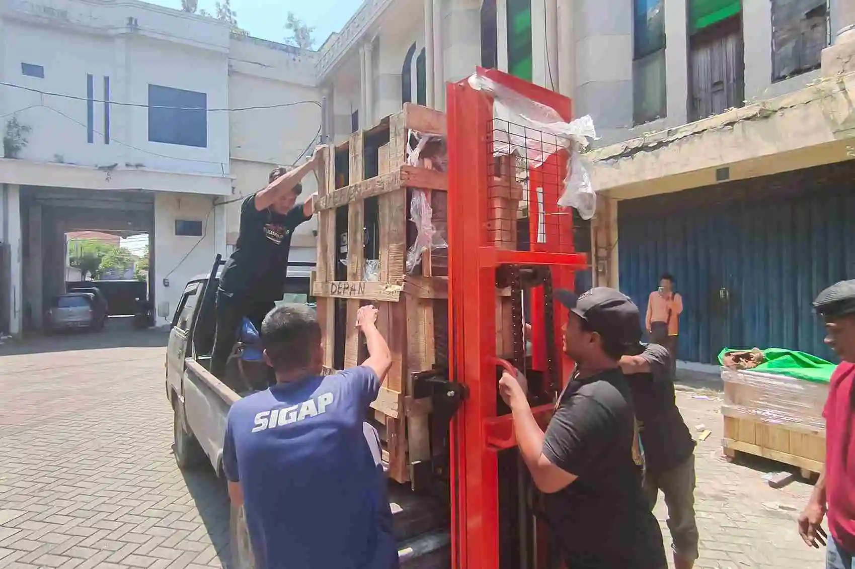 jasa cargo Surabaya Palopo terpercaya untuk distribusi barang