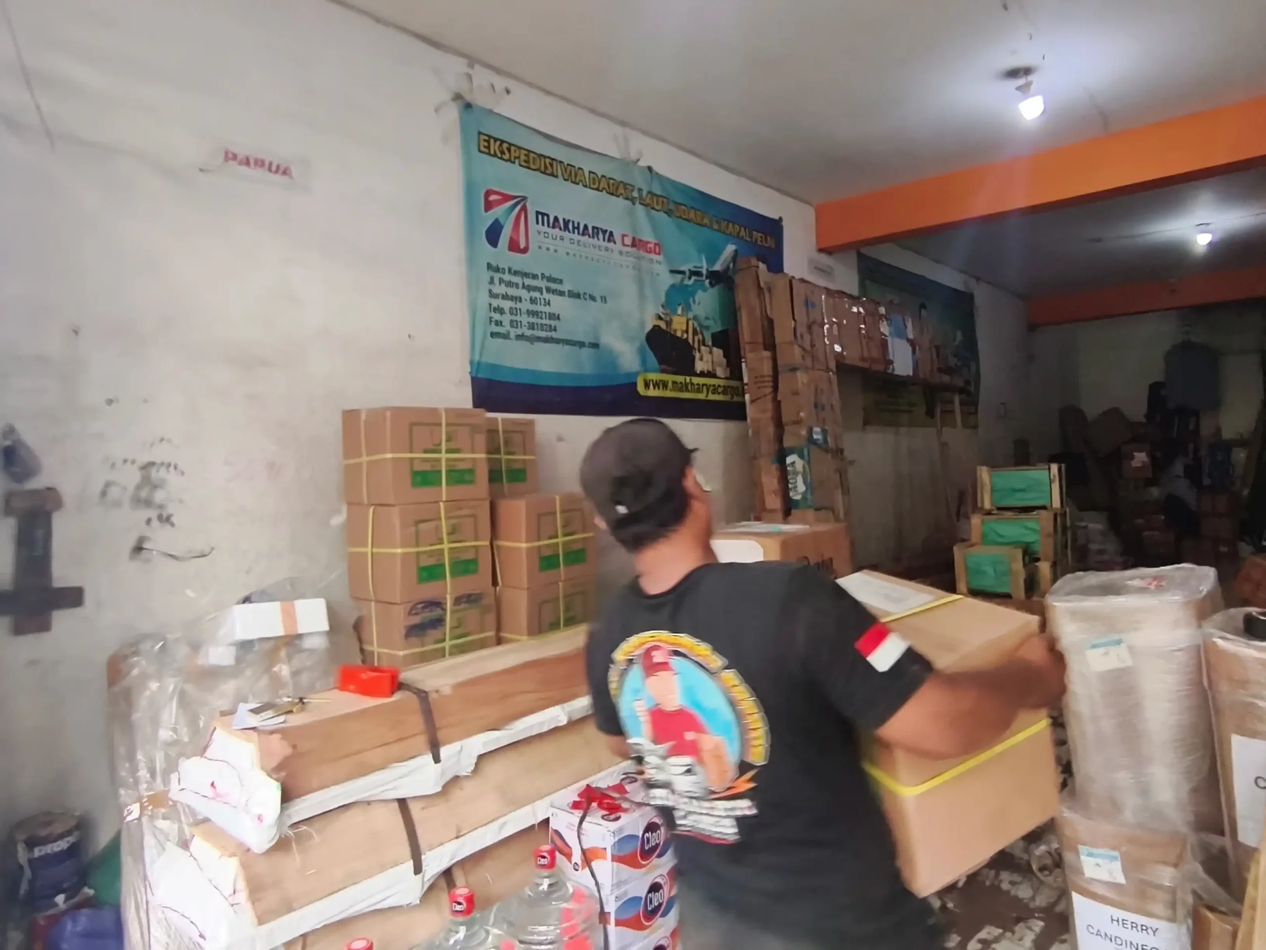 Kirim Barang Skala Besar ke Palopo | Solusi Cargo Aman, Cepat, dan Terjangkau 9 Kirim barang skala besar ke Palopo menggunakan armada truk cargo untuk pengiriman aman