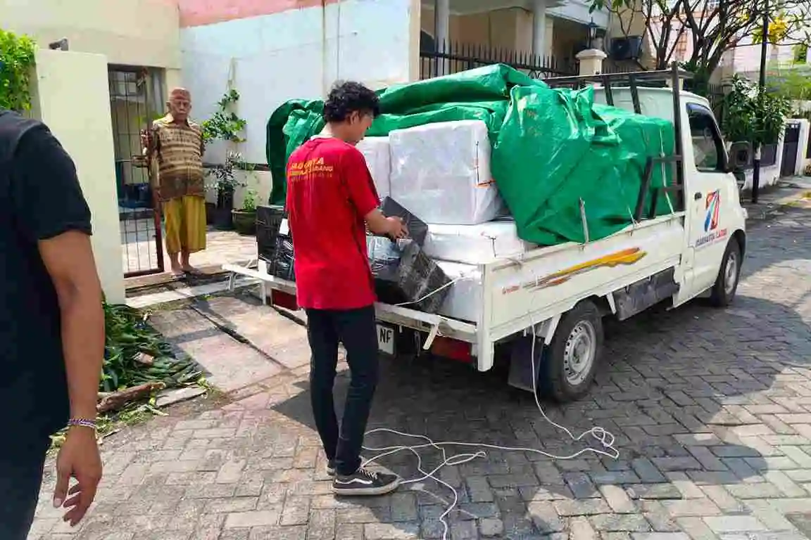 pengiriman barang cairan dengan kemasan khusus 