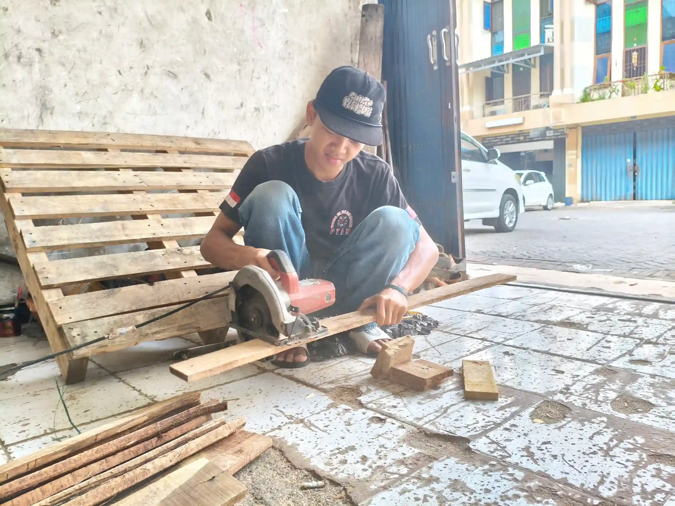 Pengiriman Online Shop Gorontalo murah dan aman untuk kebutuhan seller marketplace, reseller, dan UMKM dengan layanan cargo door to door.