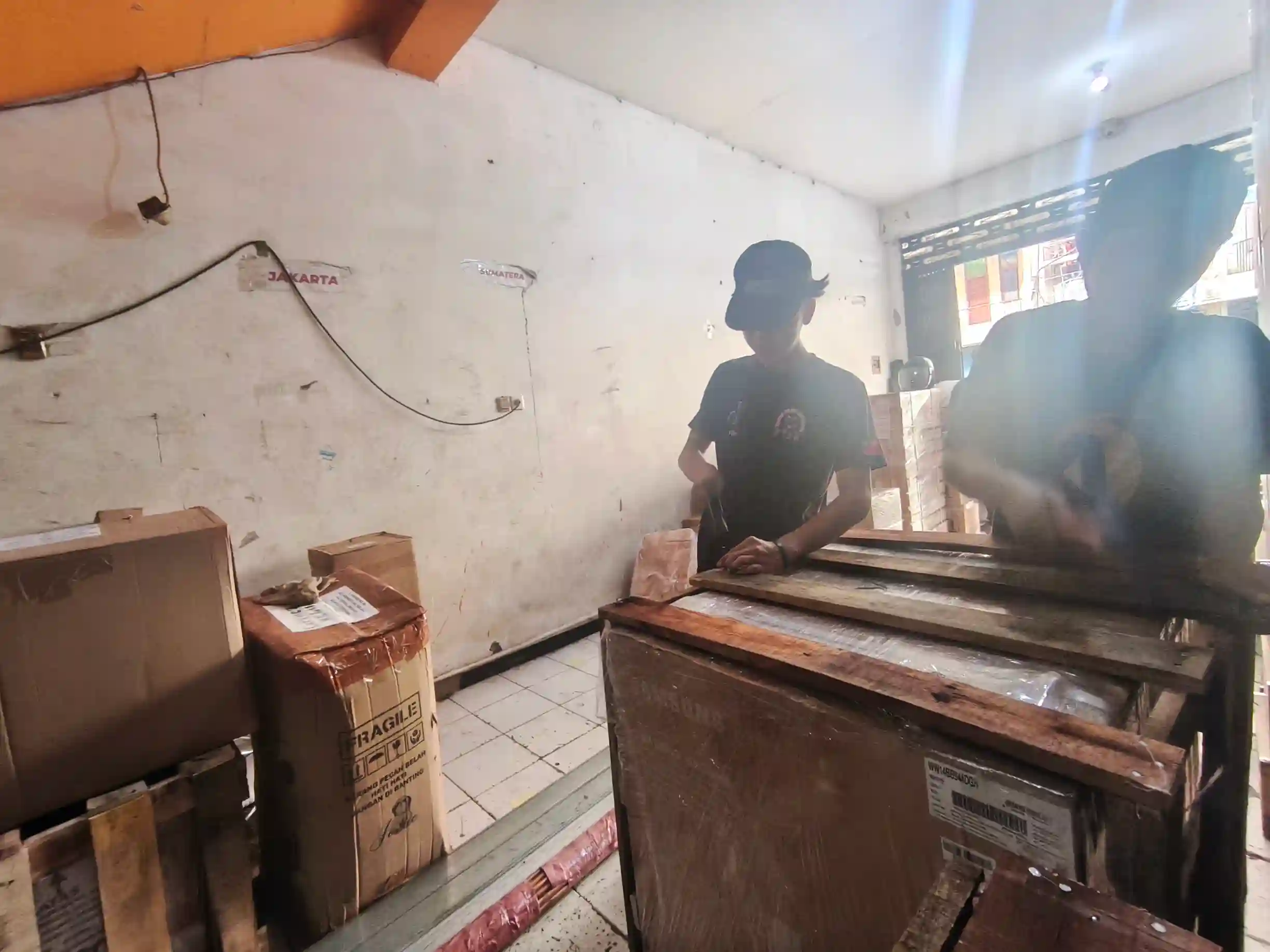 Tarif Cargo Gorontalo Murah Terbaru untuk Pengiriman Barang 9 Tarif Cargo Gorontalo Murah via laut dari Surabaya