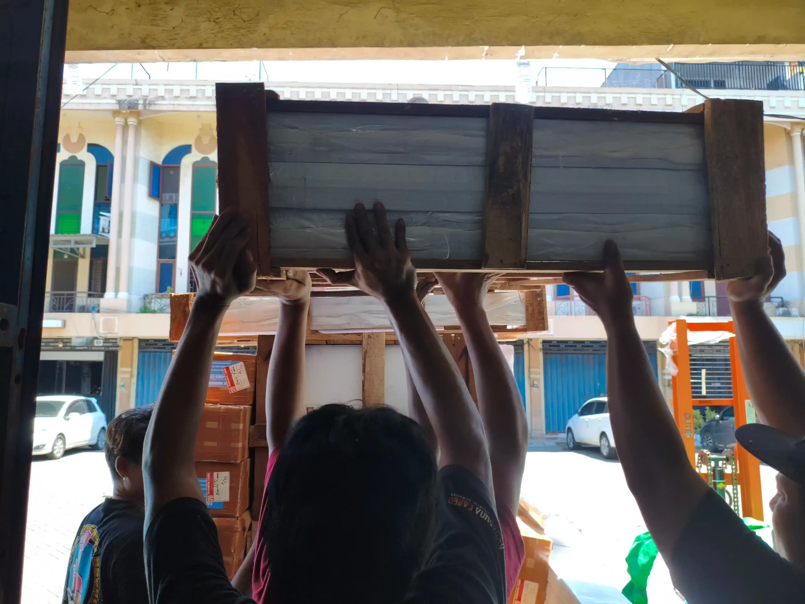 Tarif Cargo Proyek ke Palopo untuk pengiriman alat berat dan material konstruksi tahun 2026