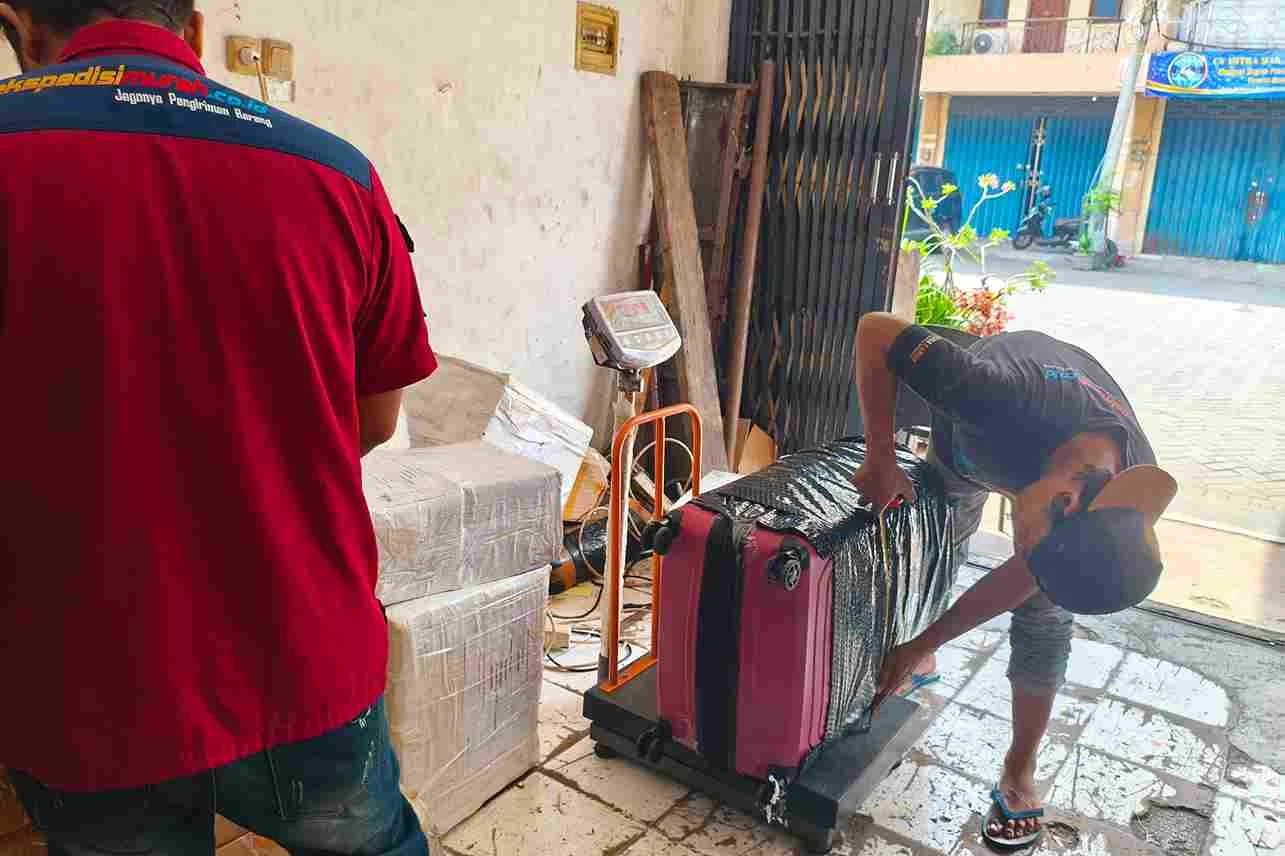 tracking pengiriman barang ke palopo secara real time