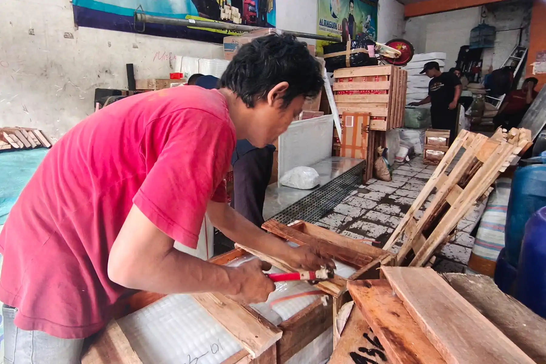 Pentingnya Packing Kayu ke Manado untuk Keamanan Barang 8 packing kayu untuk cargo antarpulau