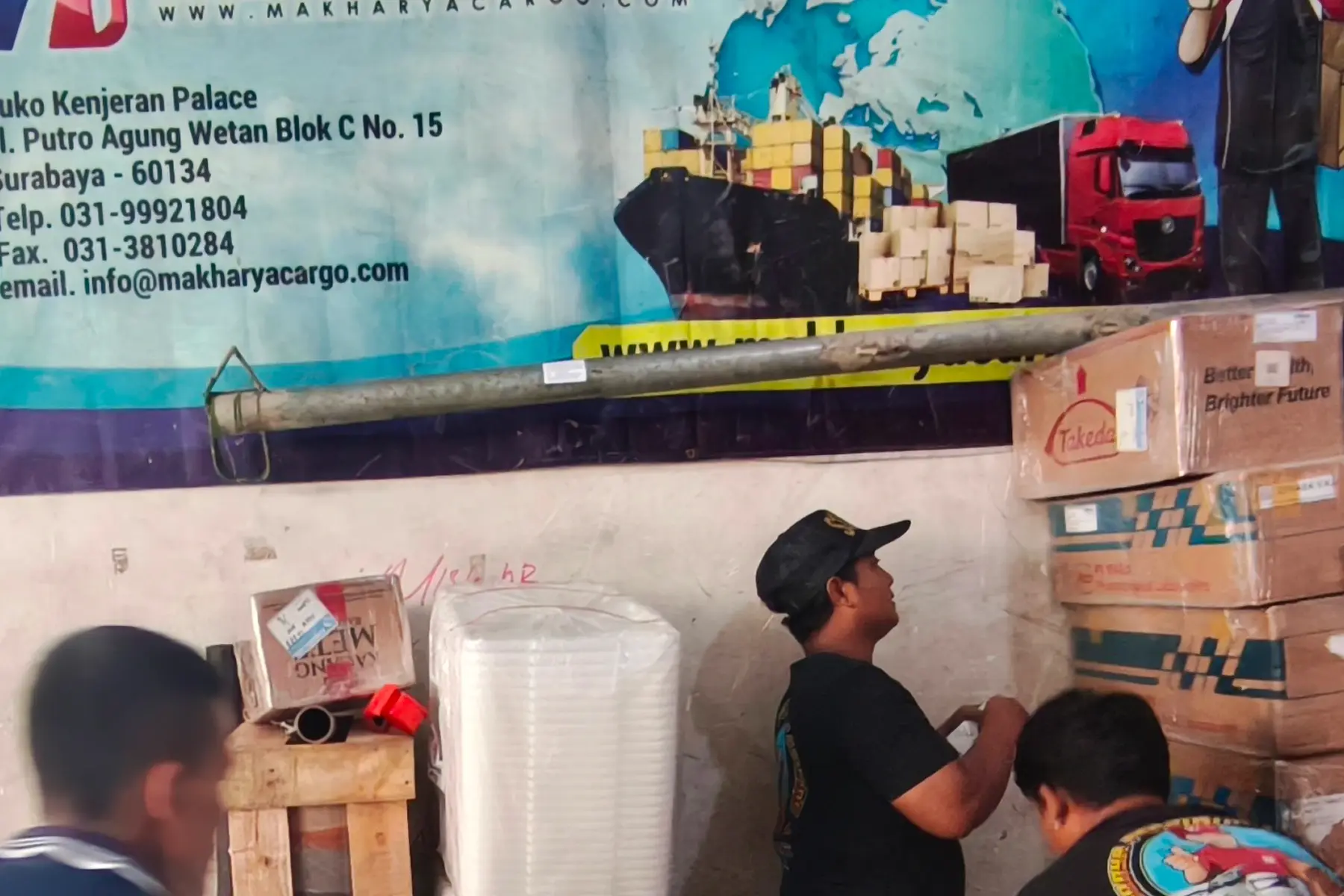 Jasa cargo container Manado untuk pengiriman container yang aman, efisien, dan tepat waktu.