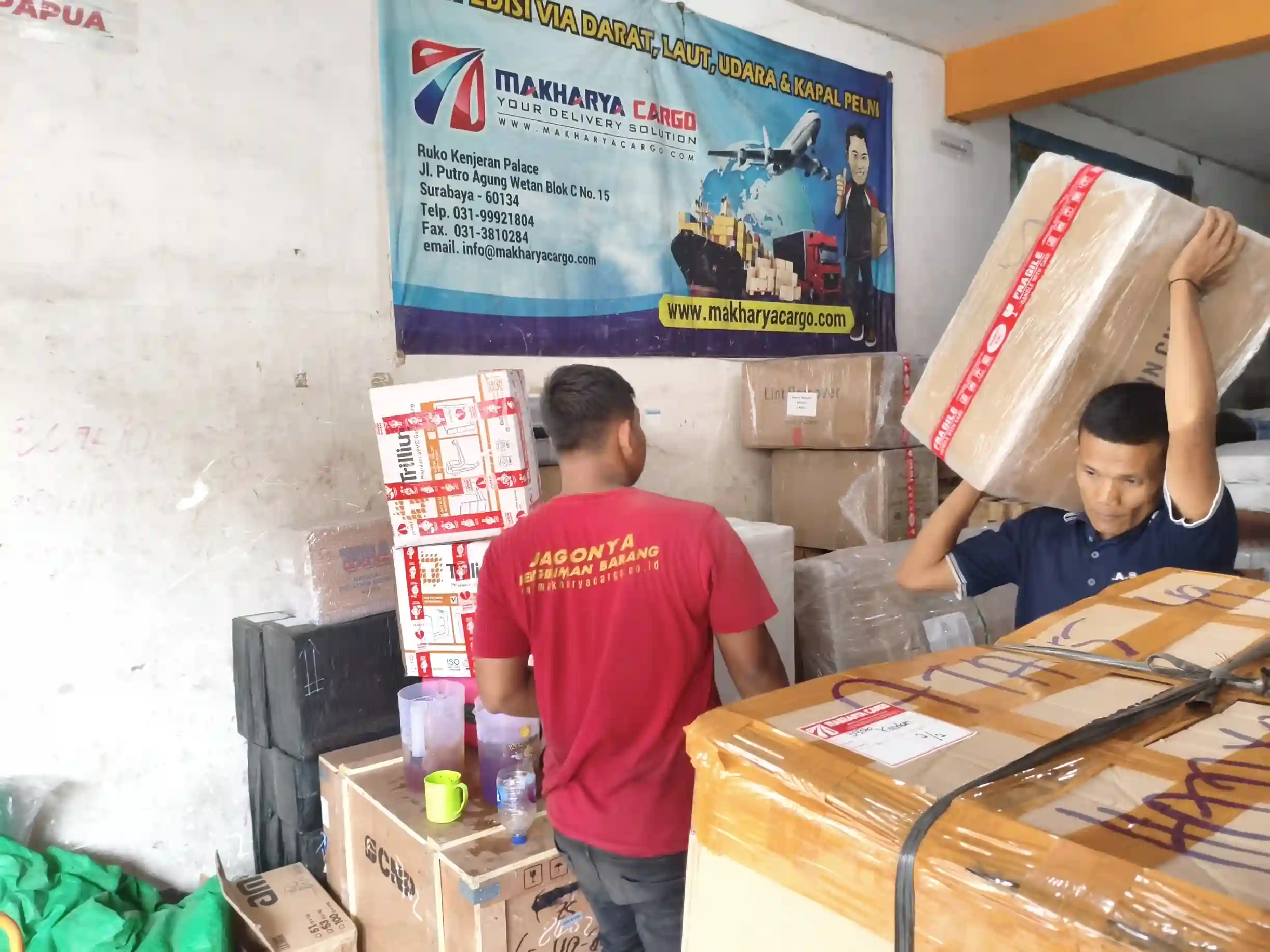 Cara Pengiriman Forklift ke Manado yang Aman dan Tepat 8 pengiriman forklift ke manado