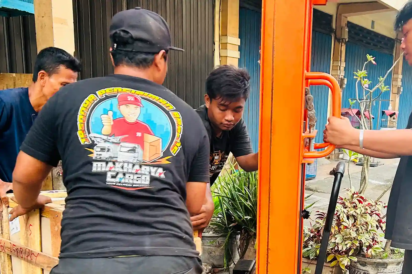 Kirim Motor Surabaya Konawe Selatan