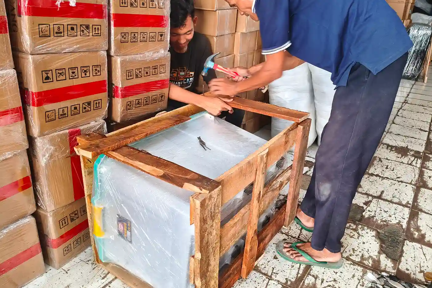 pengiriman barang pabrik ke manado