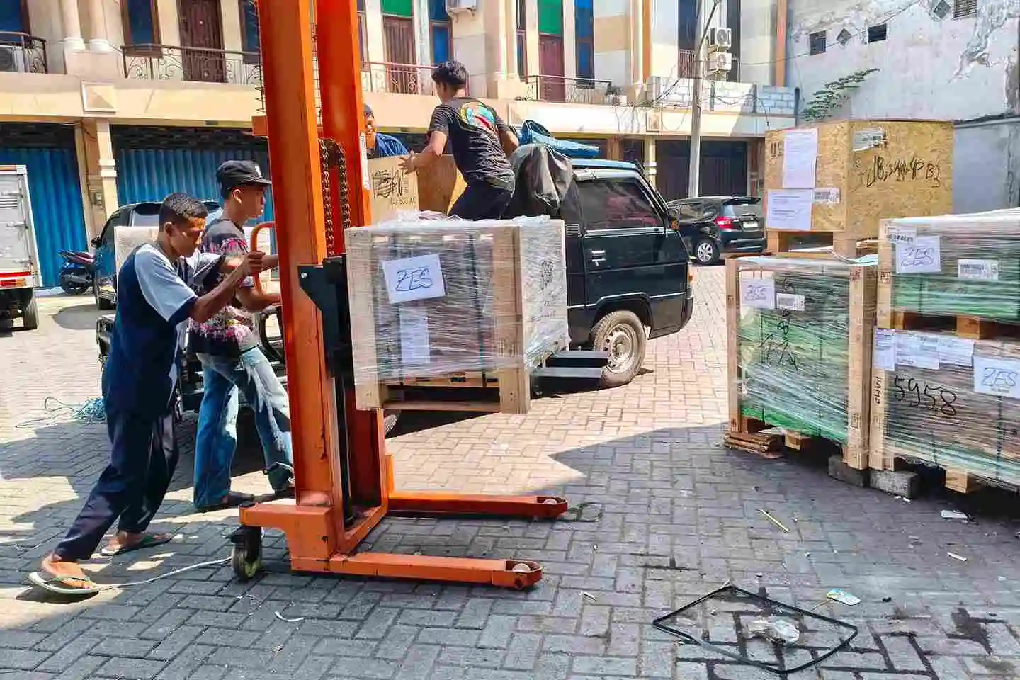 Armada Cargo Surabaya Manado untuk Pengiriman Barang Cepat, Aman, dan Terjadwal 9 pengiriman barang Surabaya Manado