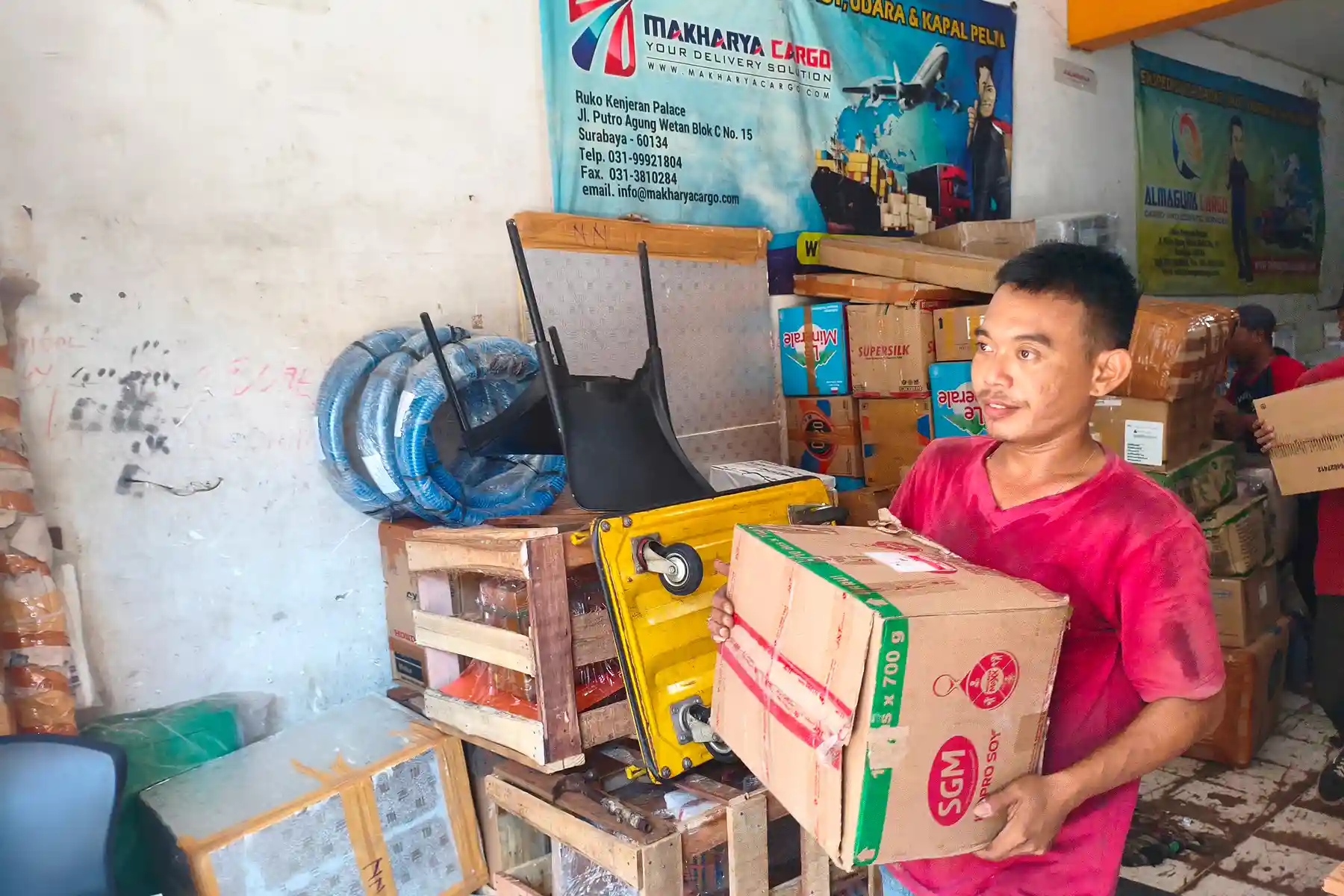 Proses distribusi cargo Manado untuk mendukung pengiriman barang skala besar secara profesional.