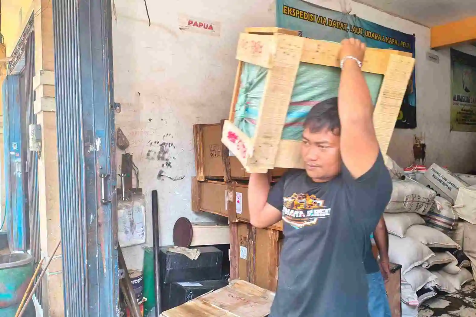 Jadwal Pickup Barang ke Manado untuk Layanan Jemput Barang Cepat dan Terjadwal 8 layanan pickup Surabaya Manado