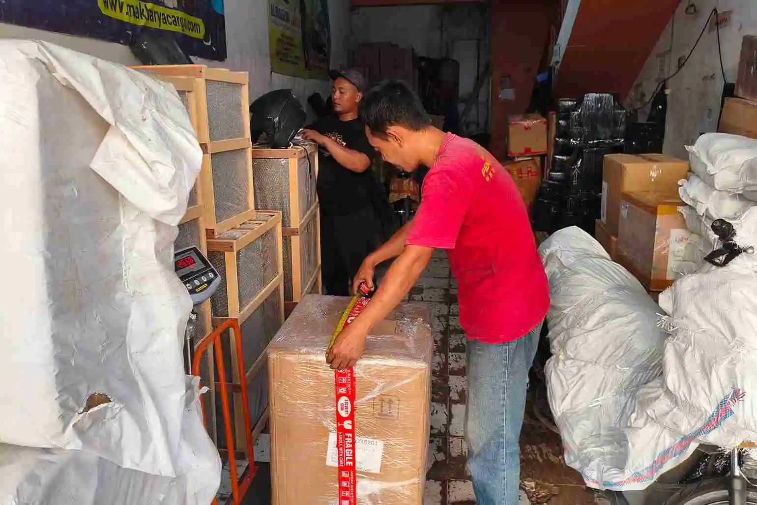 sistem pengiriman kontainer FCL antar pulau Manado