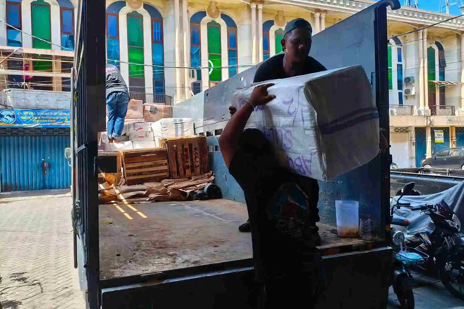 container cargo pelabuhan