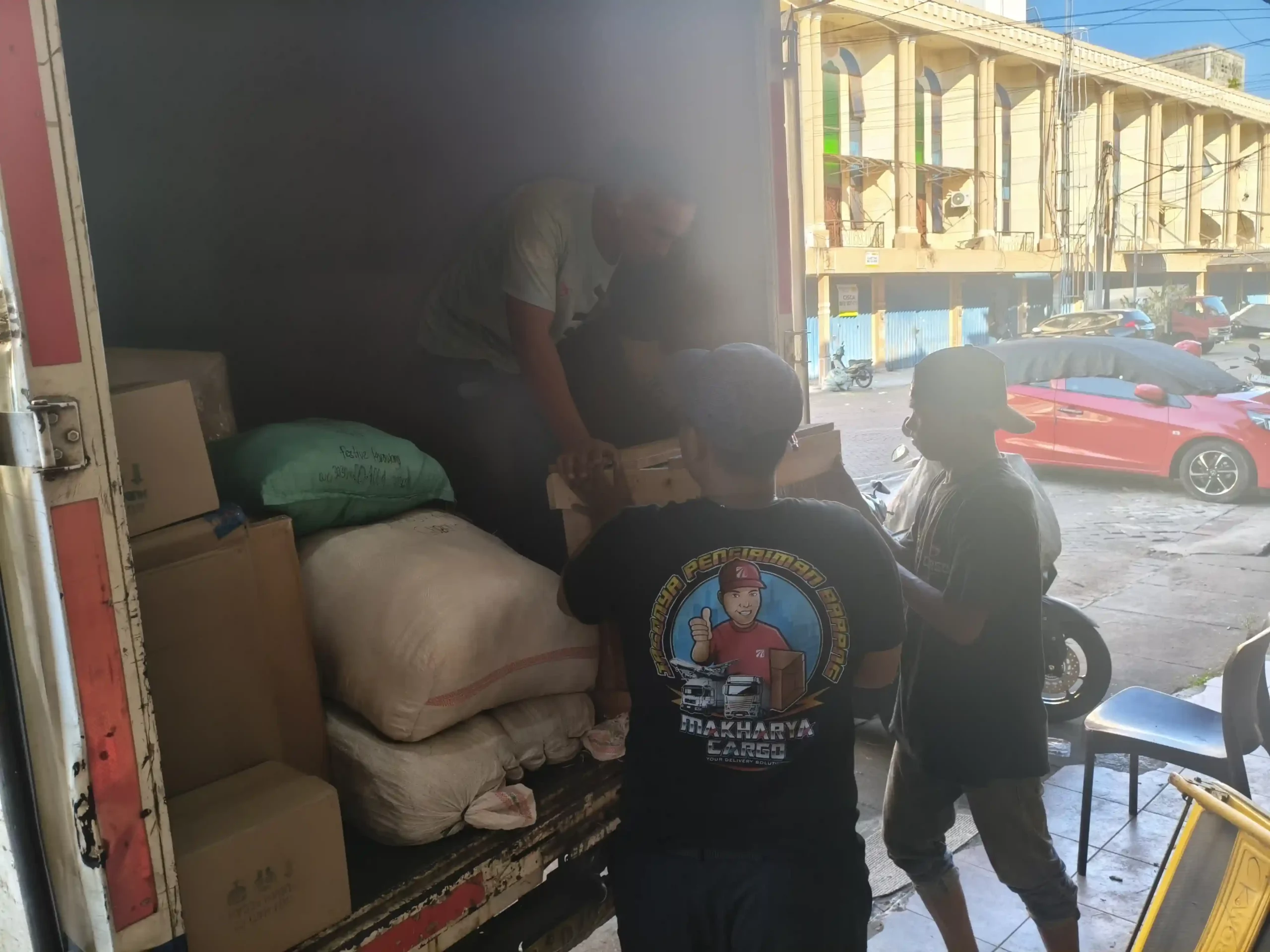 Jasa Packing Bubble Wrap ke Manado Aman, Rapi, dan Anti Rusak untuk Pengiriman Cargo 9 Jasa packing bubble wrap ke Manado untuk pengiriman cargo aman dan anti rusak menggunakan perlindungan bubble wrap profesional