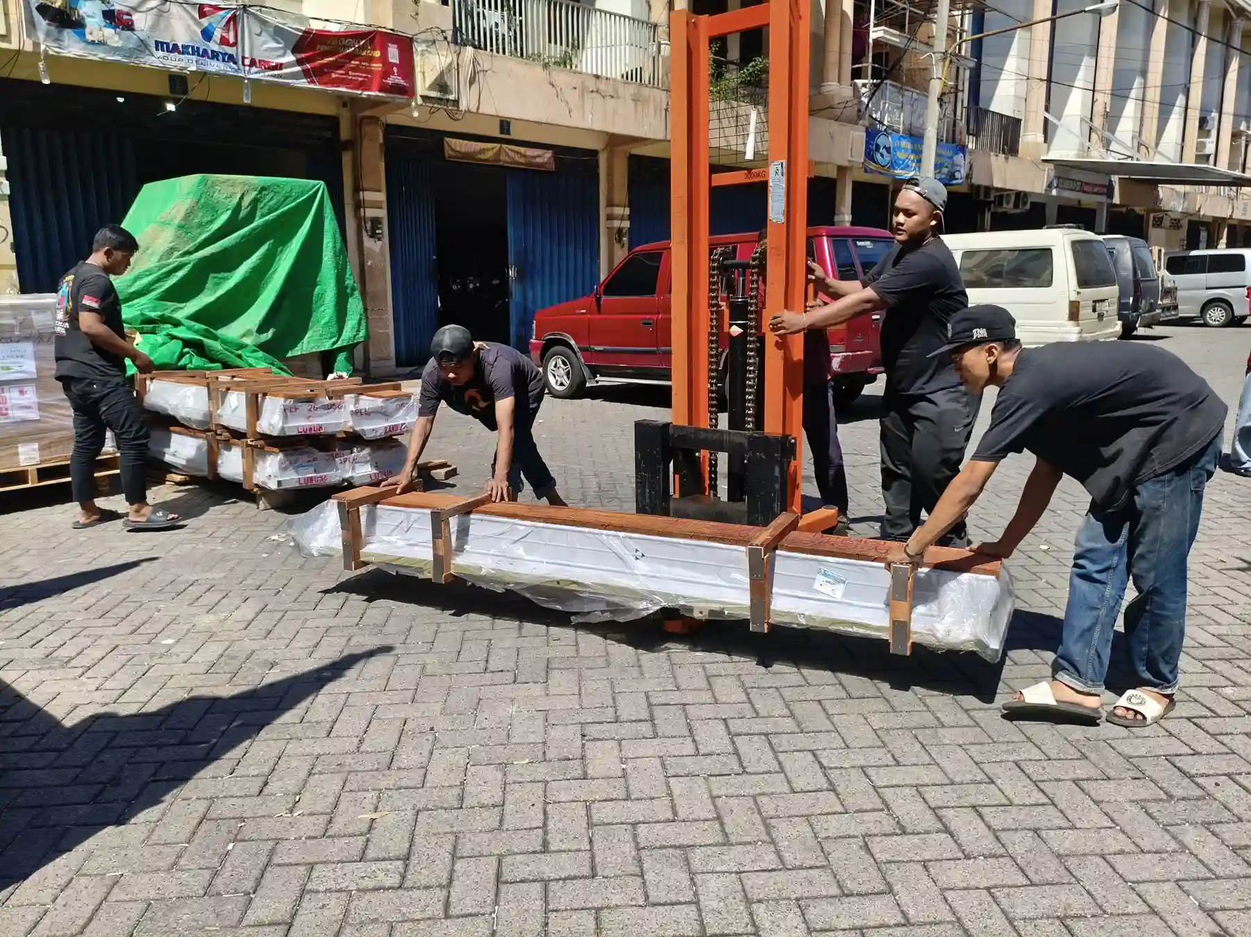 Jasa Packing Kayu ke Manado untuk Pengiriman Aman dan Anti Rusak 9 Jasa Packing Kayu ke Manado untuk pengiriman barang aman dengan perlindungan kayu profesional