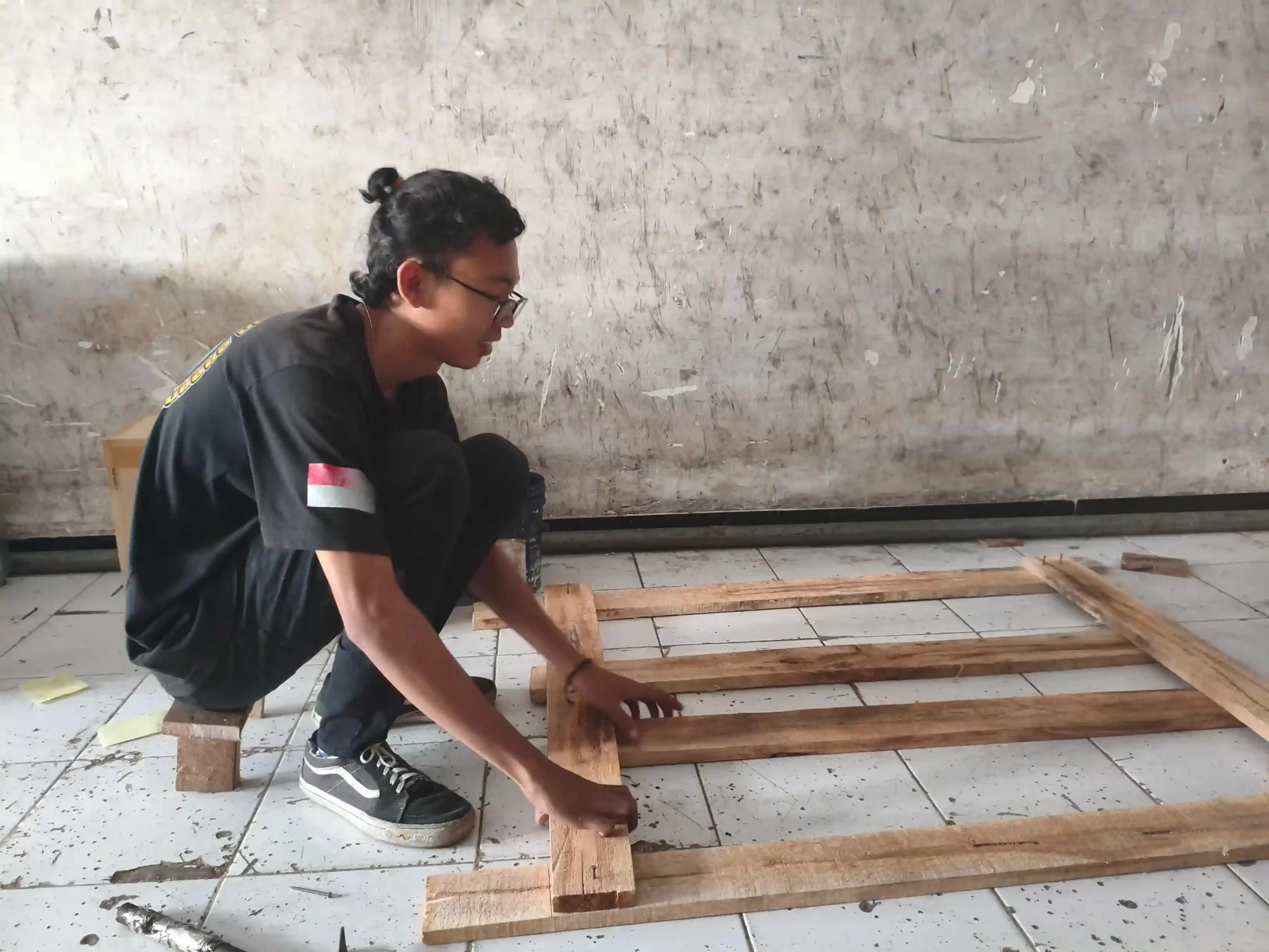 Jasa pengiriman barang proyek ke Manado untuk alat berat dan material konstruksi