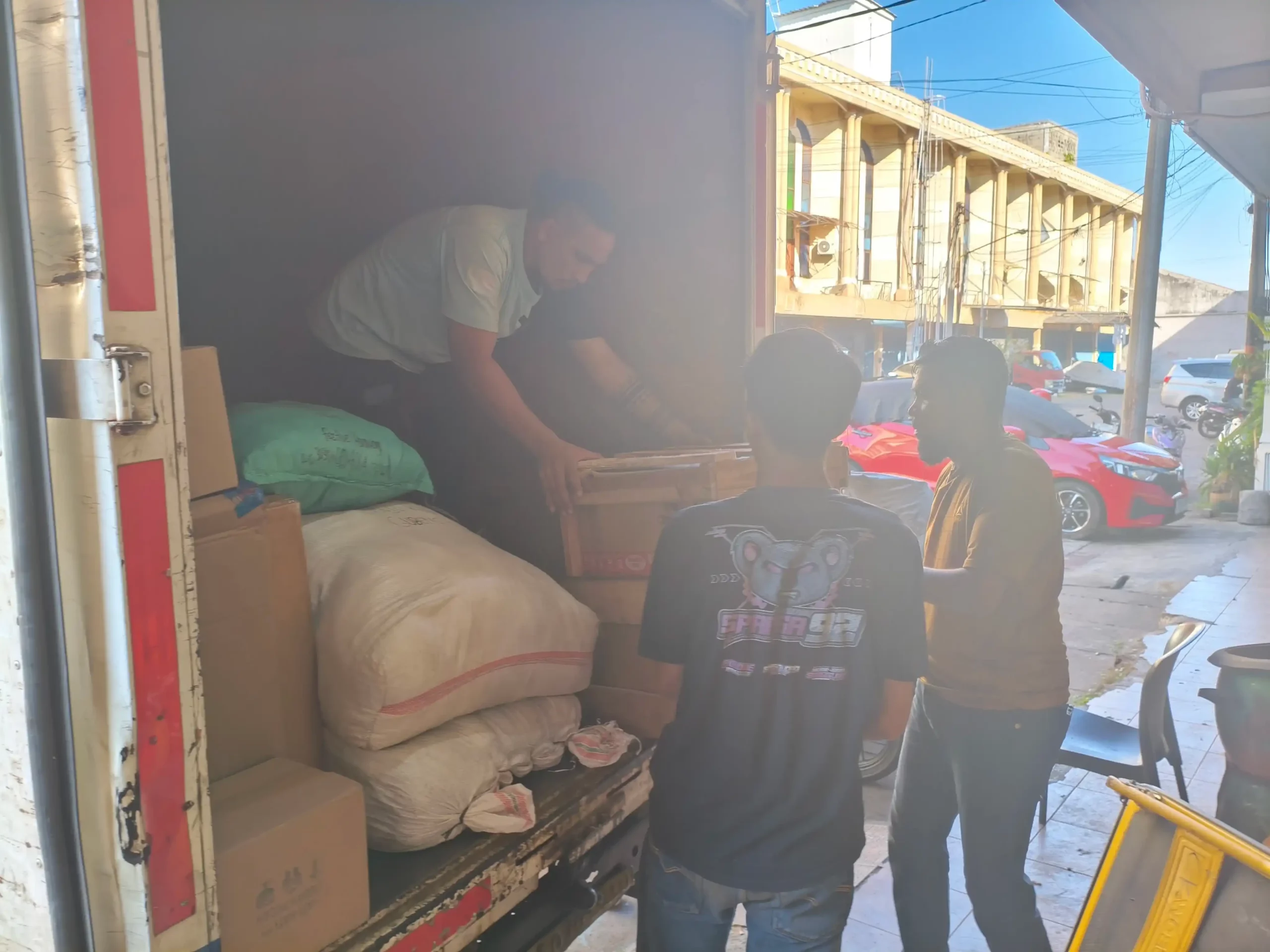 Jasa Pengiriman Barang Retail ke Manado untuk UMKM dengan layanan ekspedisi murah, cepat, dan aman antar pulau