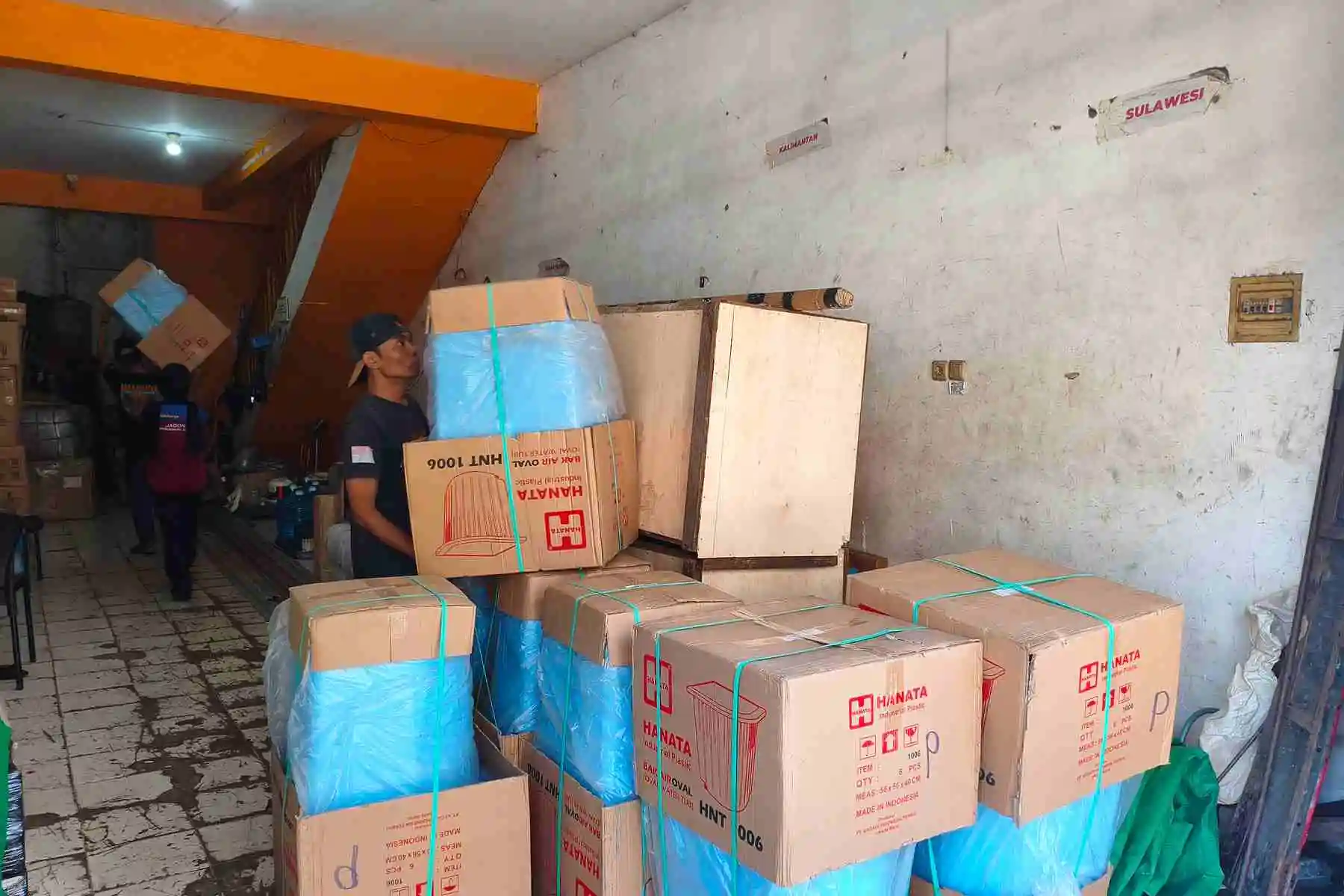 logistik industri indonesia