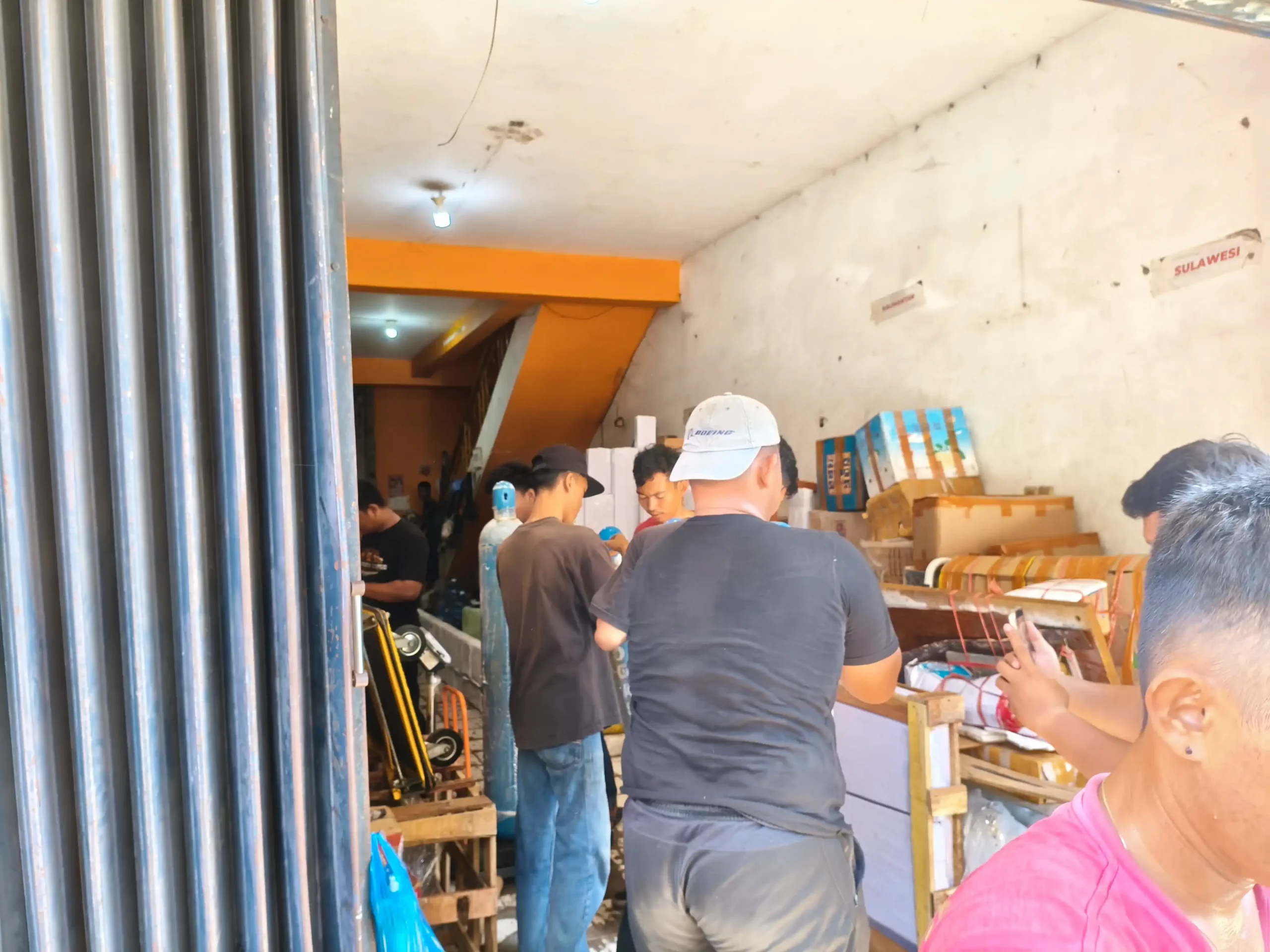 Pengiriman kontainer 20 feet dan 40 feet ke Manado untuk kebutuhan logistik bisnis