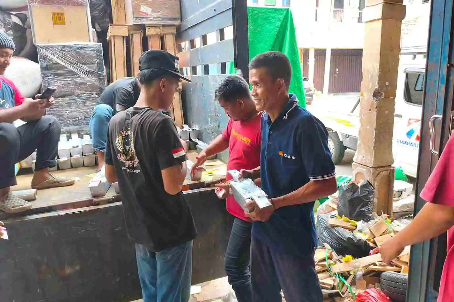 Cargo Gudang ke Gudang Manado Cepat & Efisien 2026 8 warehouse to warehouse surabaya manado