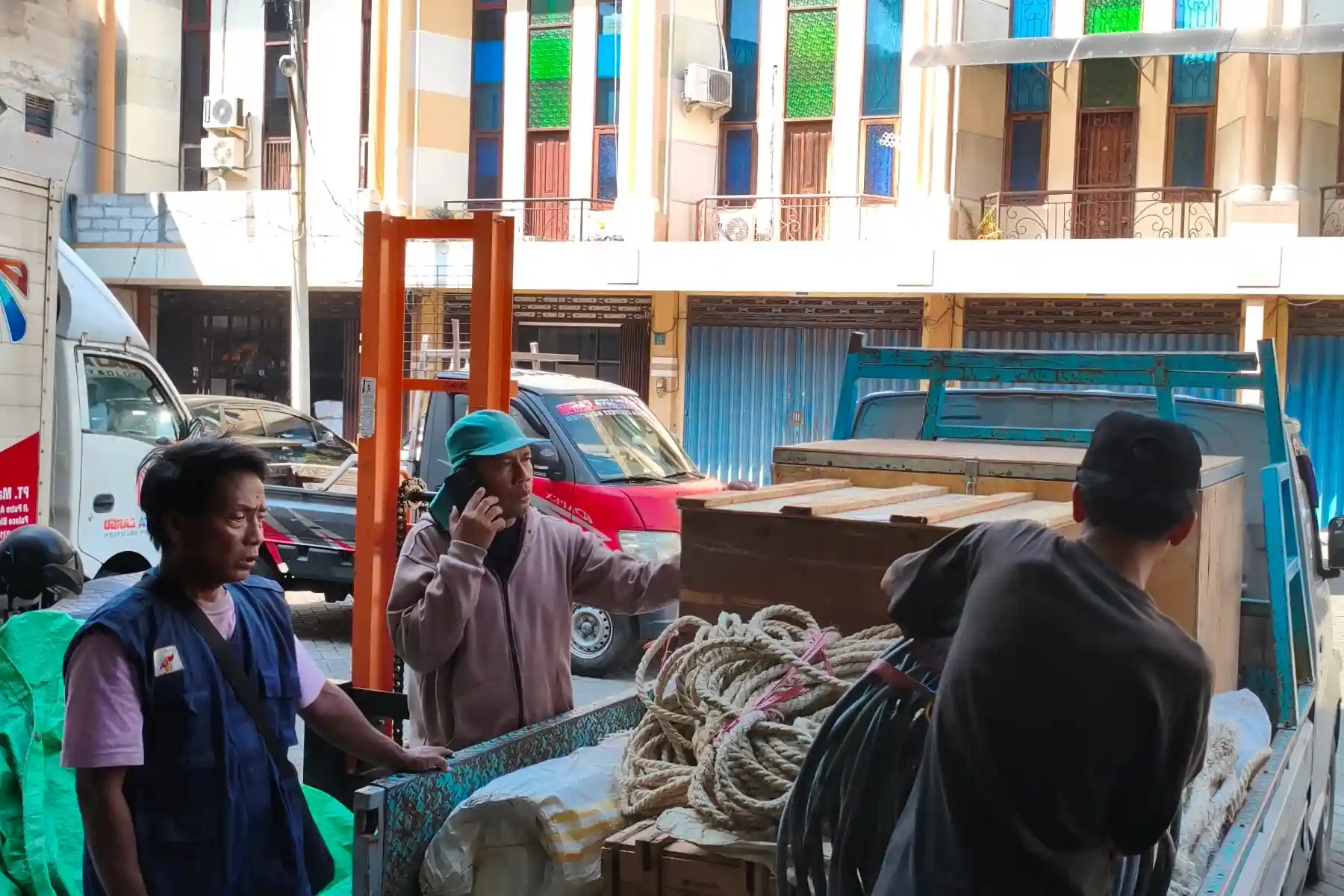 Pengiriman Surabaya Tapin Via Laut, Estimasi Cepat 2026 8 Ekspedisi Surabaya Tapin via laut untuk pengiriman barang