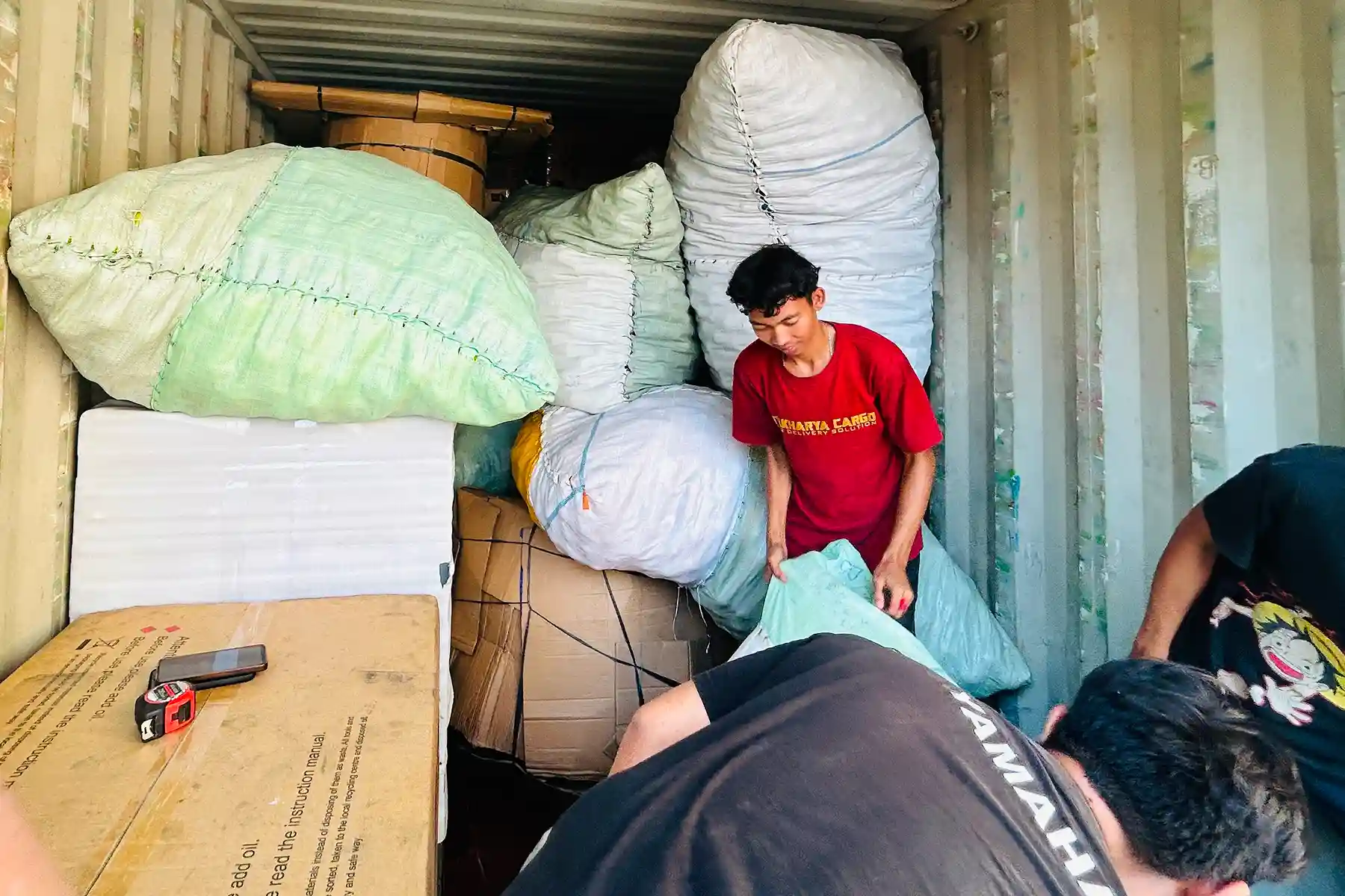 Ekspedisi Surabaya Singkawang via Laut Cargo Murah, Jadwal Kapal & Estimasi Pengiriman 8 Cargo laut Surabaya Singkawang untuk pengiriman barang dalam jumlah besar.