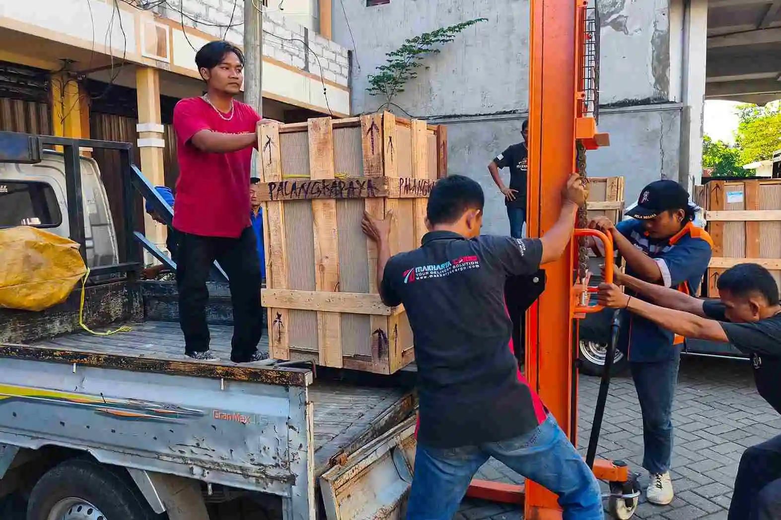 Cara Cek Ongkir Ekspedisi Surabaya Wasior Secara Mudah Sebelum Kirim Barang 8 Estimasi ongkir Surabaya Wasior berdasarkan berat dan volume barang