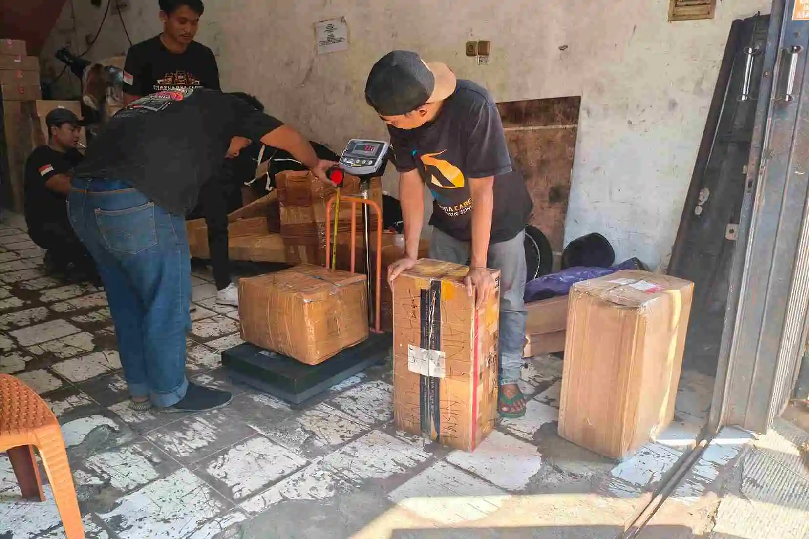 door to door surabaya buntok