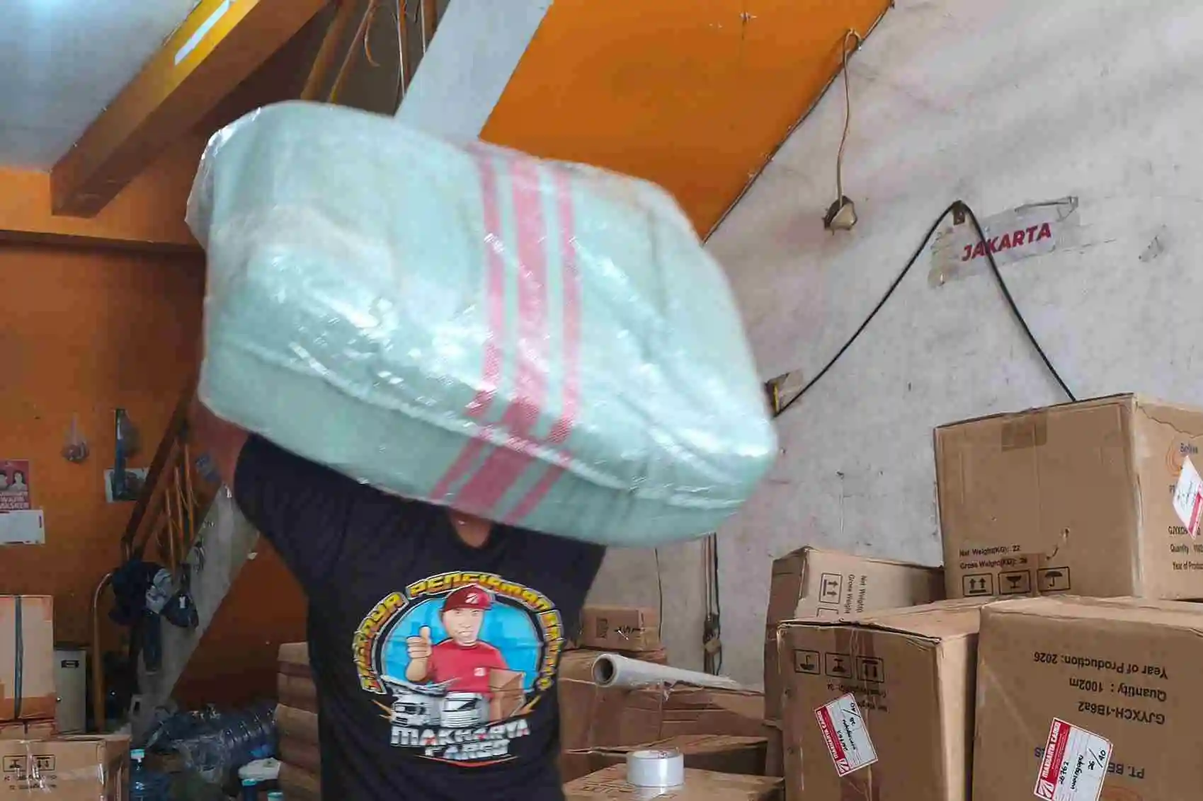 Ekspedisi Surabaya Pontianak Murah: Cara Memilih Layanan dengan Biaya Lebih Efisien 7 Pengiriman murah Surabaya Pontianak untuk kebutuhan cargo antarpulau