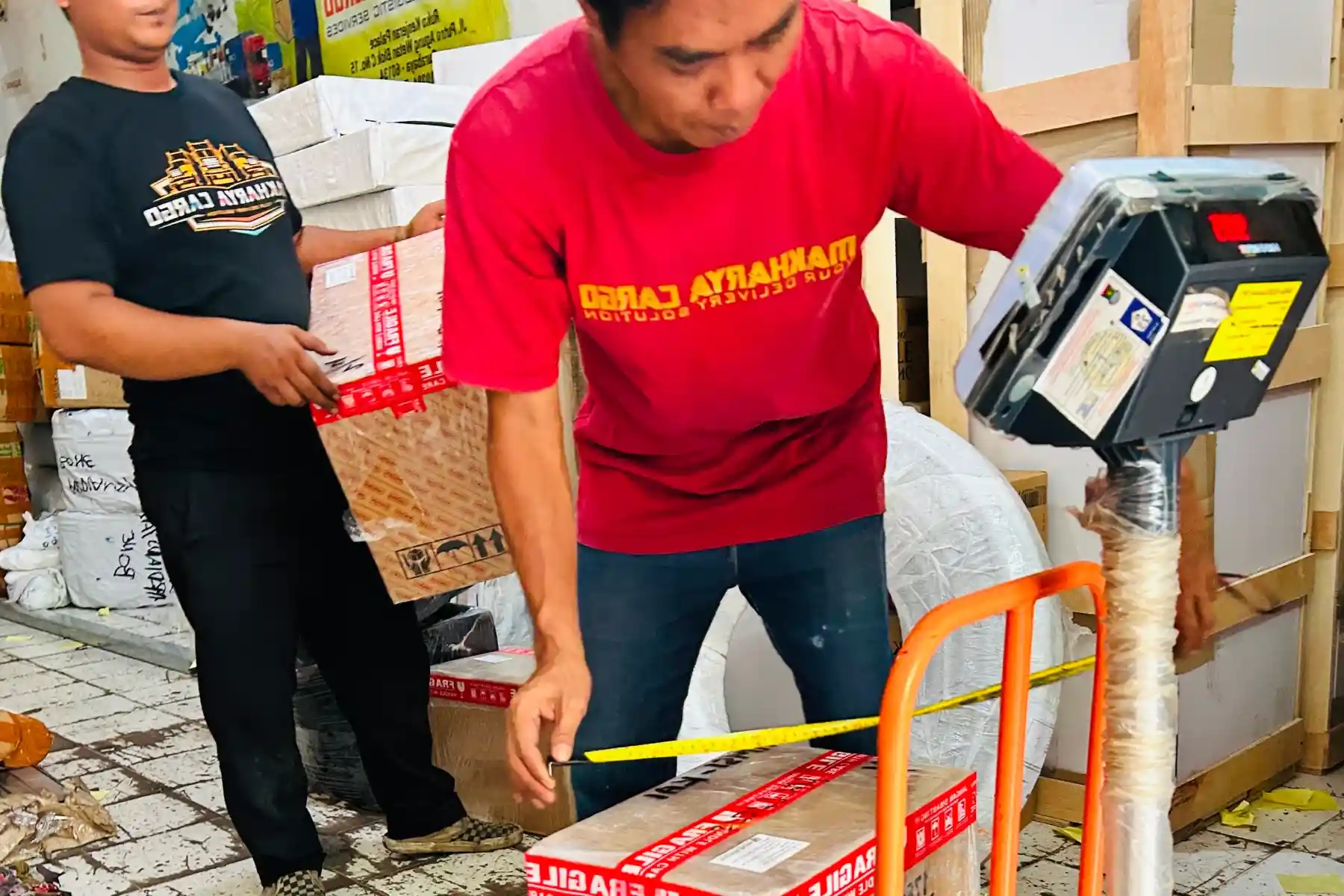 Cargo Surabaya Tapin untuk pengiriman barang berukuran besar